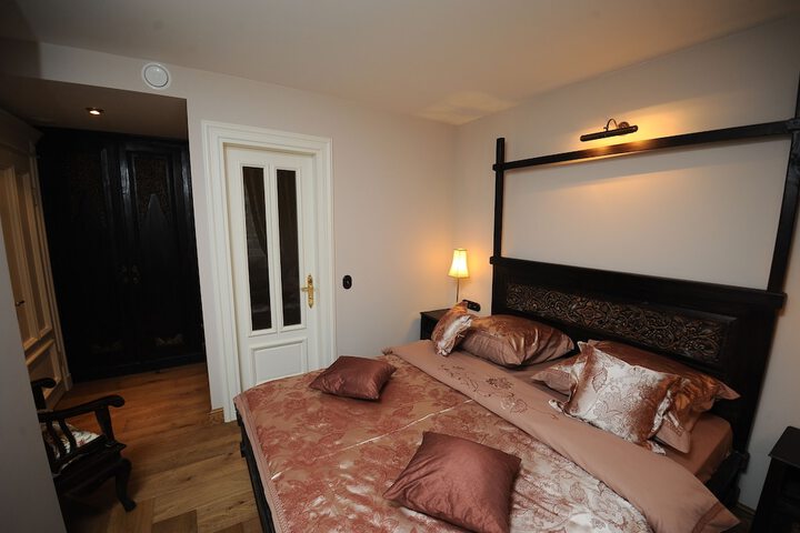 Room 17 of 54
