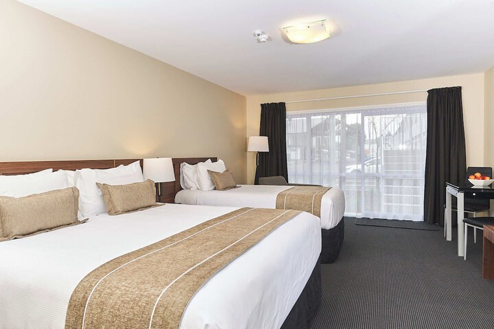Room 19 of 104