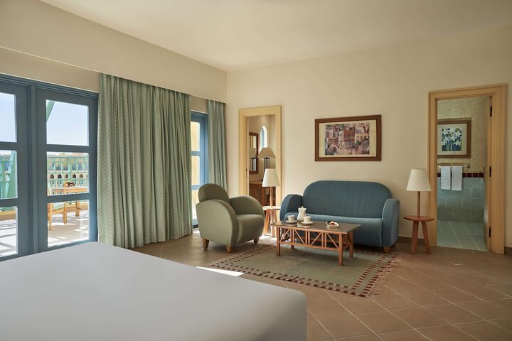 Room 30 of 99