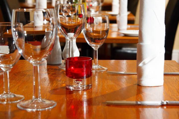 Dining 40 of 60