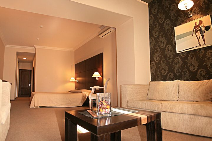 Room 4 of 53