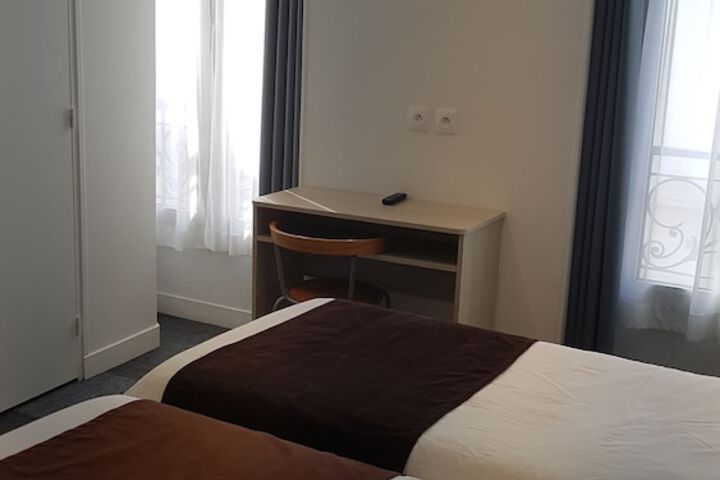 Room 13 of 37