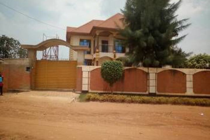 Isimbi House
