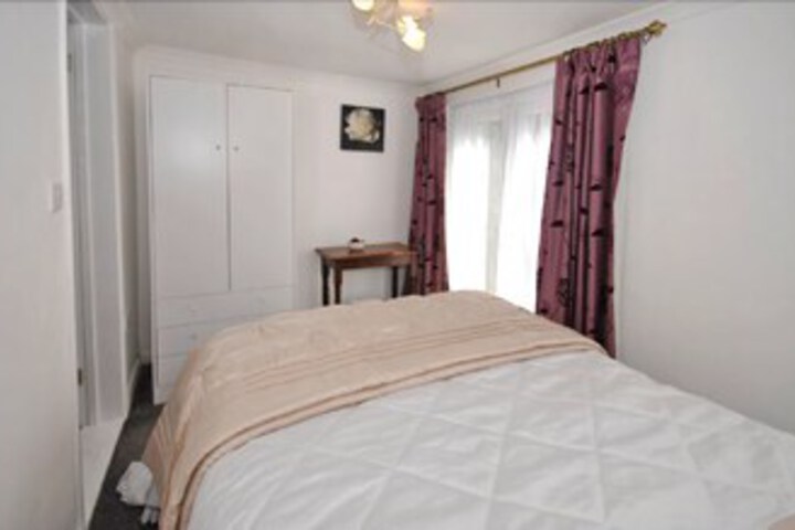 Room 4 of 13