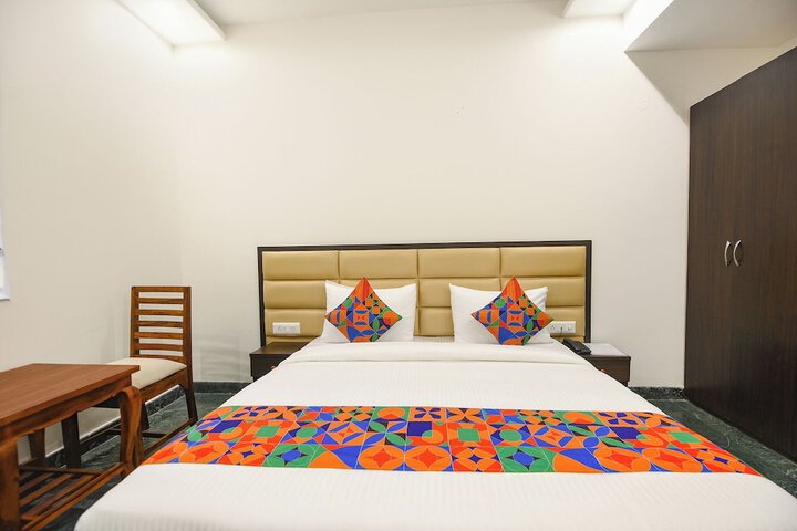 Room 17 of 38