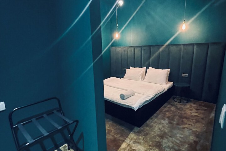 Room 24 of 116