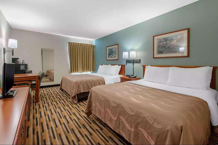 1 King Bed (6 of 11)