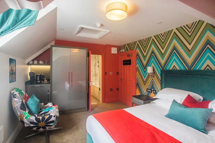 Room 28 of 69