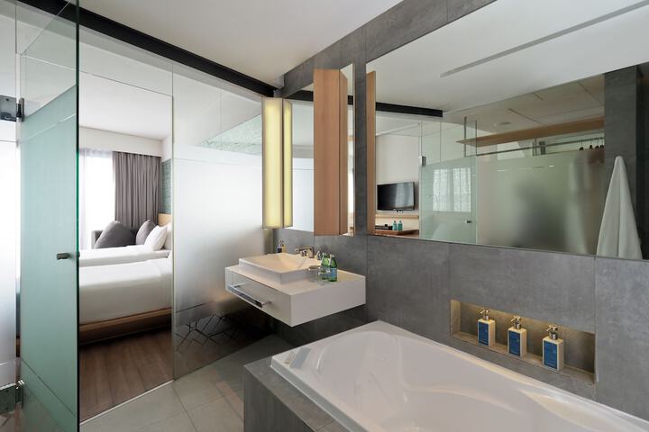 Room 31 of 61