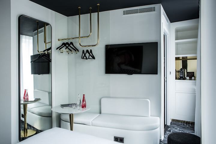 Room 12 of 79