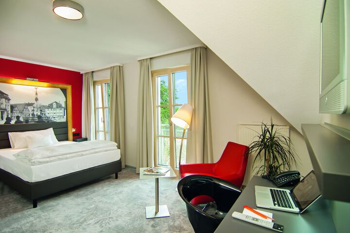 Room 5 of 30