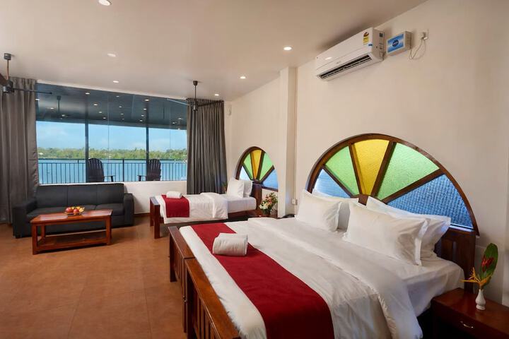 Room 7 of 27