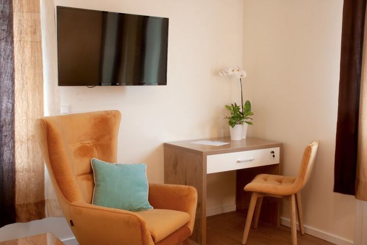 Room 21 of 36