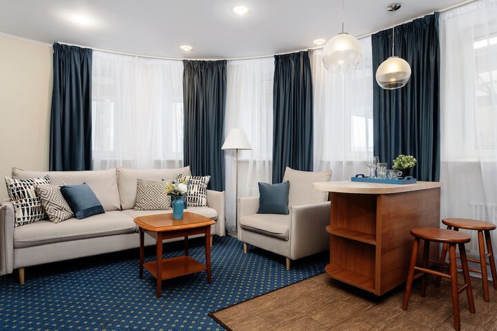 Room 19 of 28