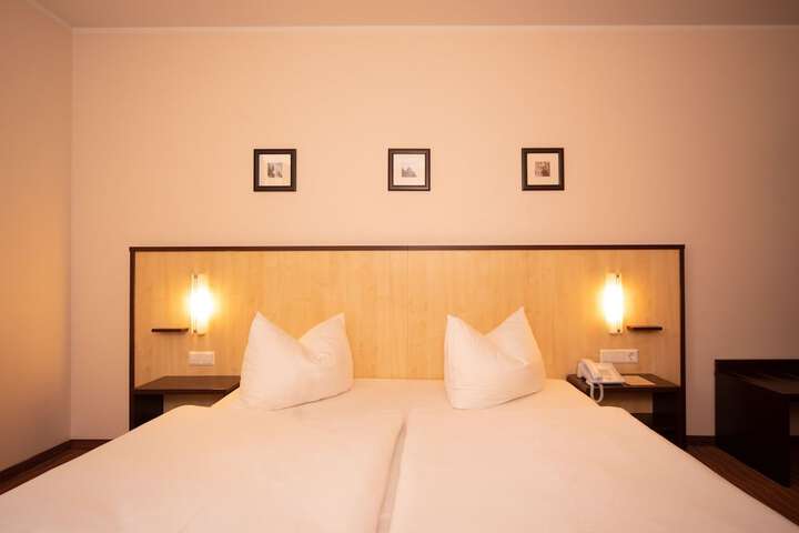 Room 15 of 49