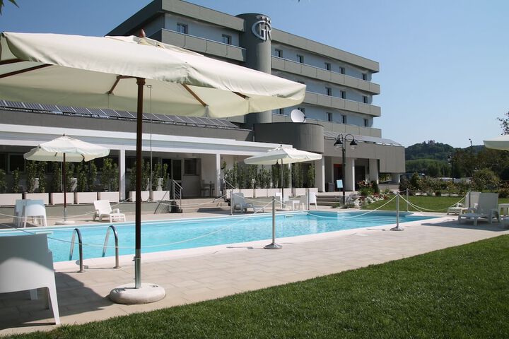 Pool Hotel