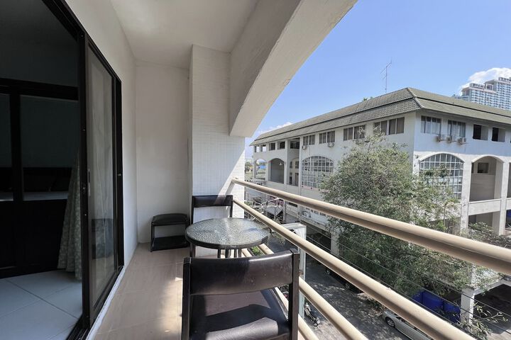 Room 50 of 74
