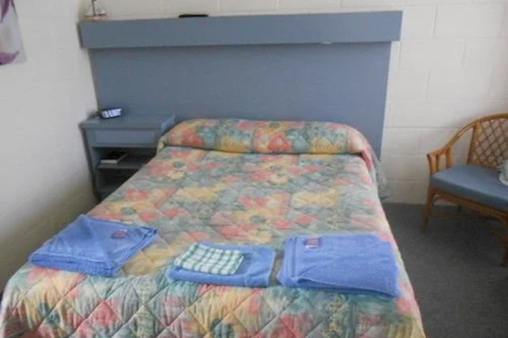 Room 4 of 17