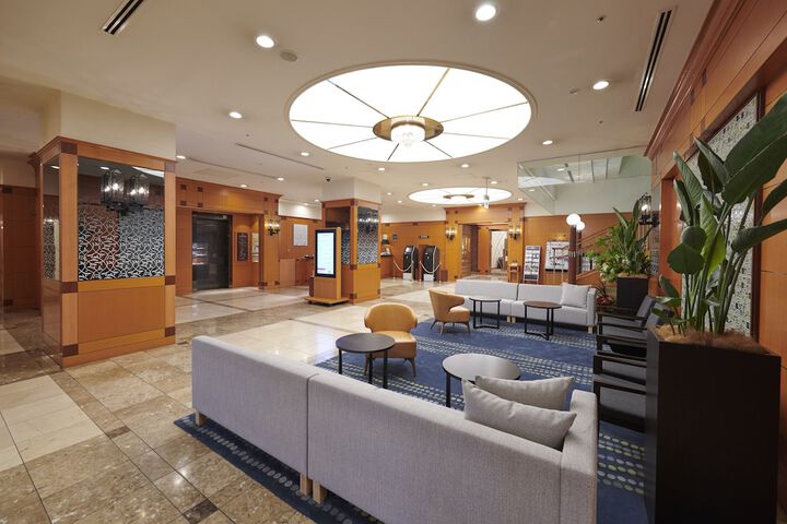 Entrance & Lobby