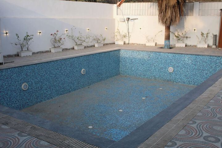 Pool 47 of 67