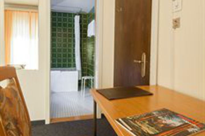 Room 75 of 108