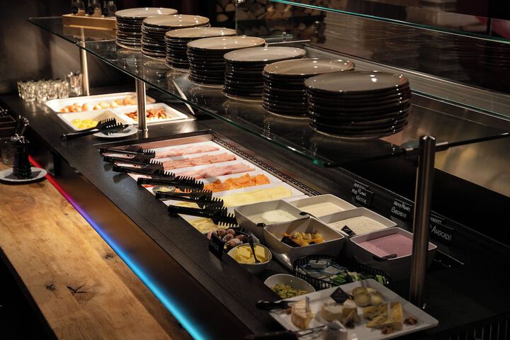 Dining 89 of 107