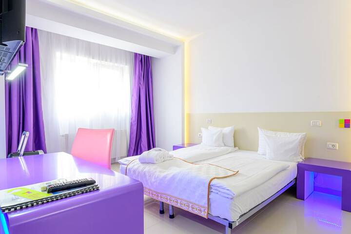Room 3 of 47