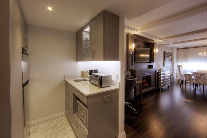 Private kitchenette