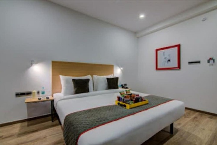 Room 5 of 17