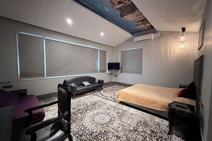 Room 5 of 30