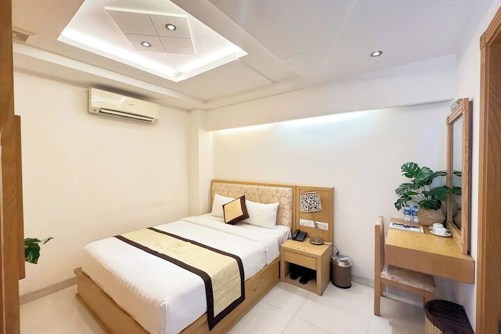 Room 27 of 54