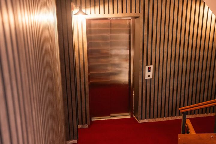 Hotel 84 of 86