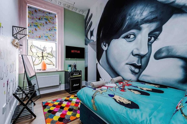 Room 7 of 11
