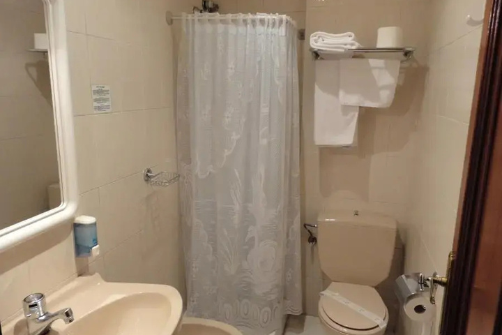 Room 10 of 31