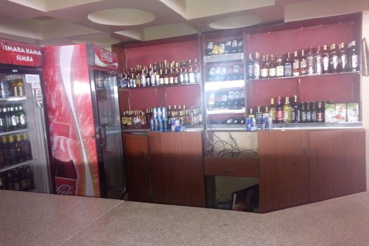 Lounge 9 of 14
