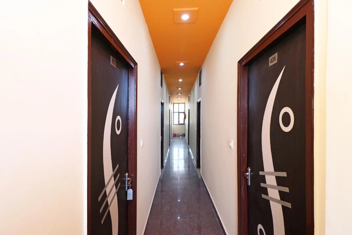 Room 4 of 5