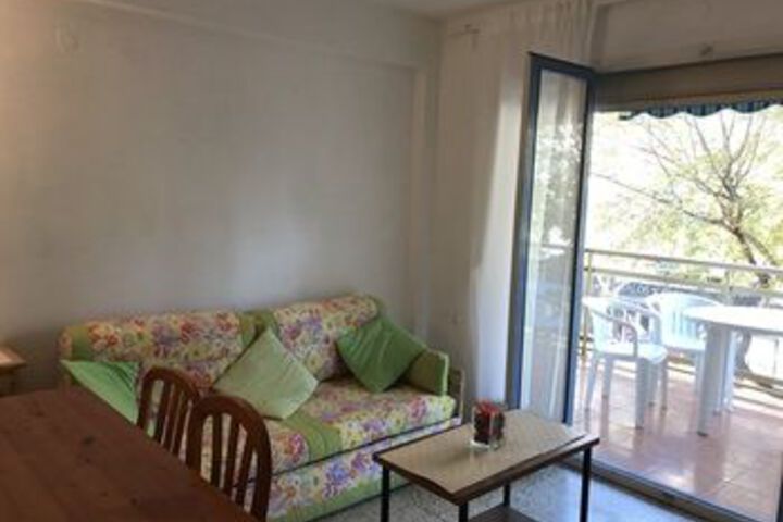 Room 12 of 16