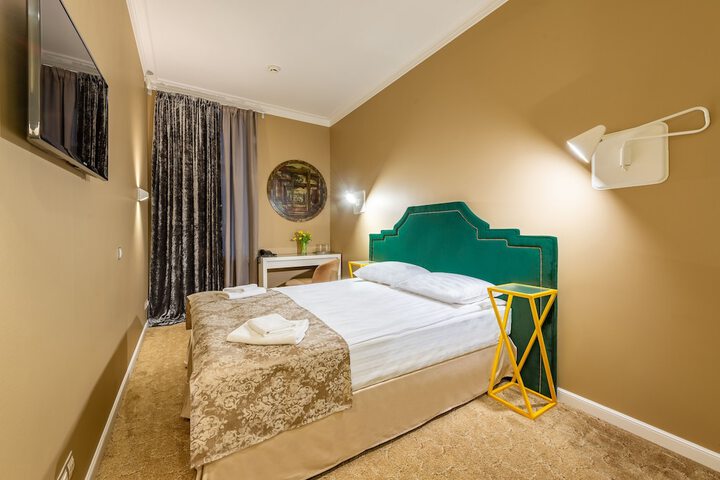 Room 8 of 30