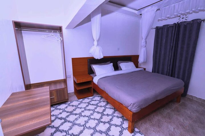 Room 7 of 51