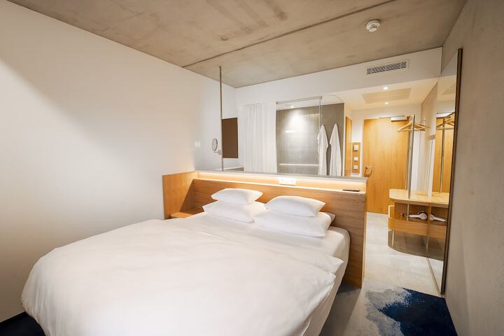 Room 3 of 58