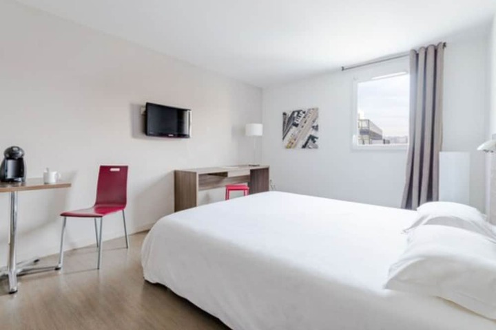Room 15 of 37