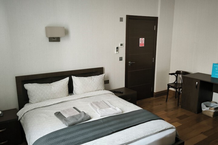 Room 21 of 57