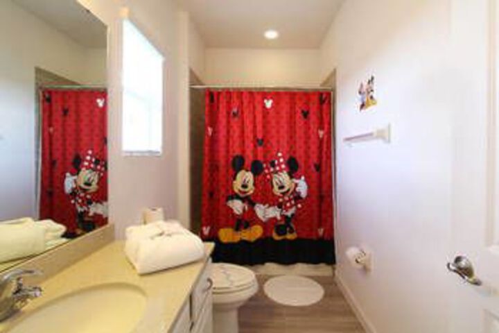 Room 4 of 27