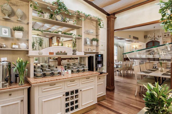 Dining Photos