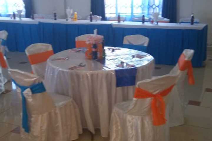Dining 16 of 24