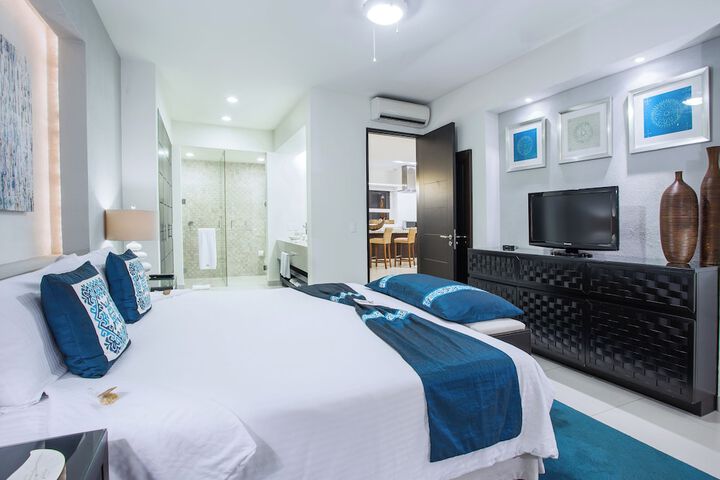 Room 25 of 251
