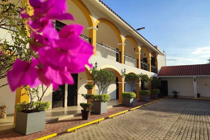 Image of Casa Blanca Hotel