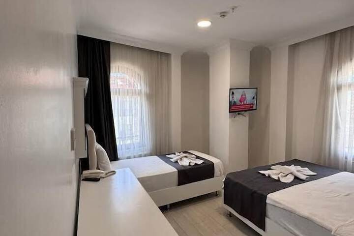 Room 9 of 42