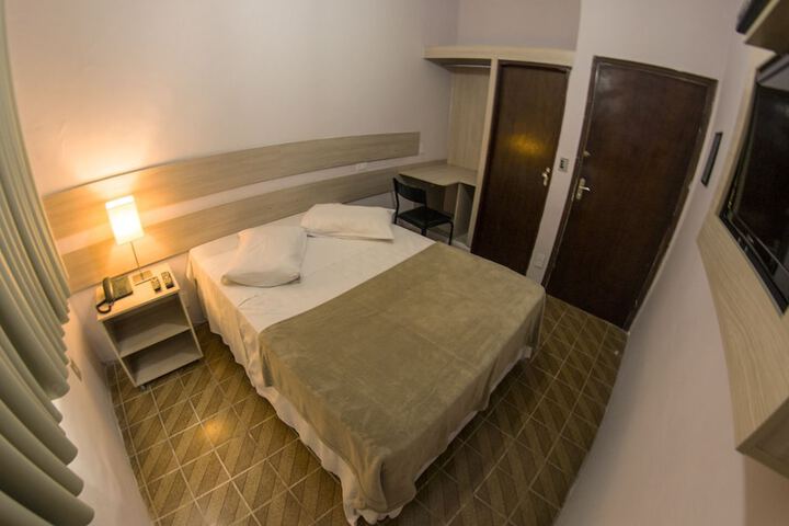 Room 5 of 37