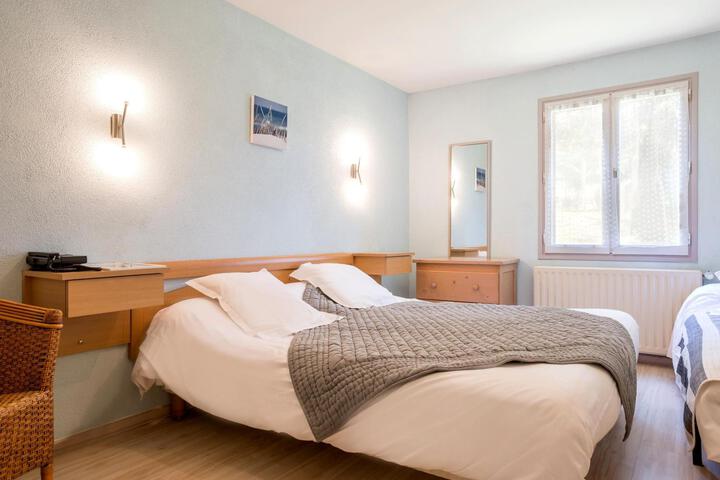 Room 4 of 20